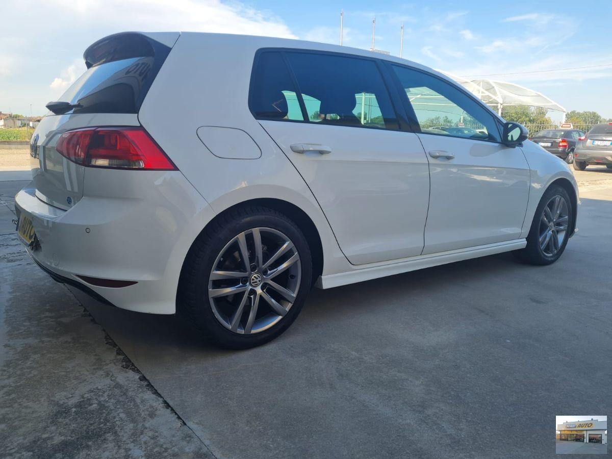 VOLKSWAGEN Golf R-Line-Euro 6B-Neopatentati