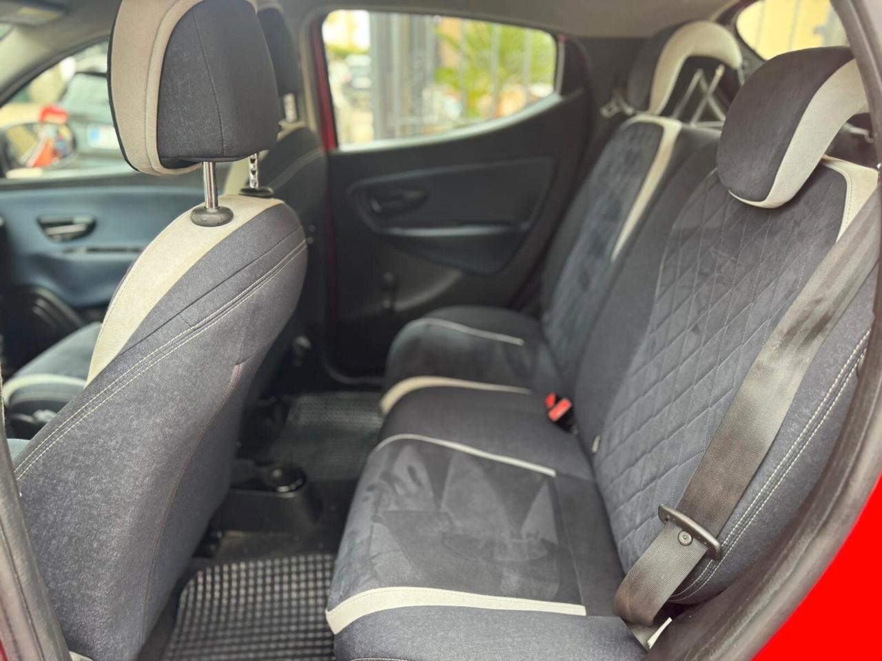 Lancia Ypsilon 1.2 69 CV 5 porte Platinum