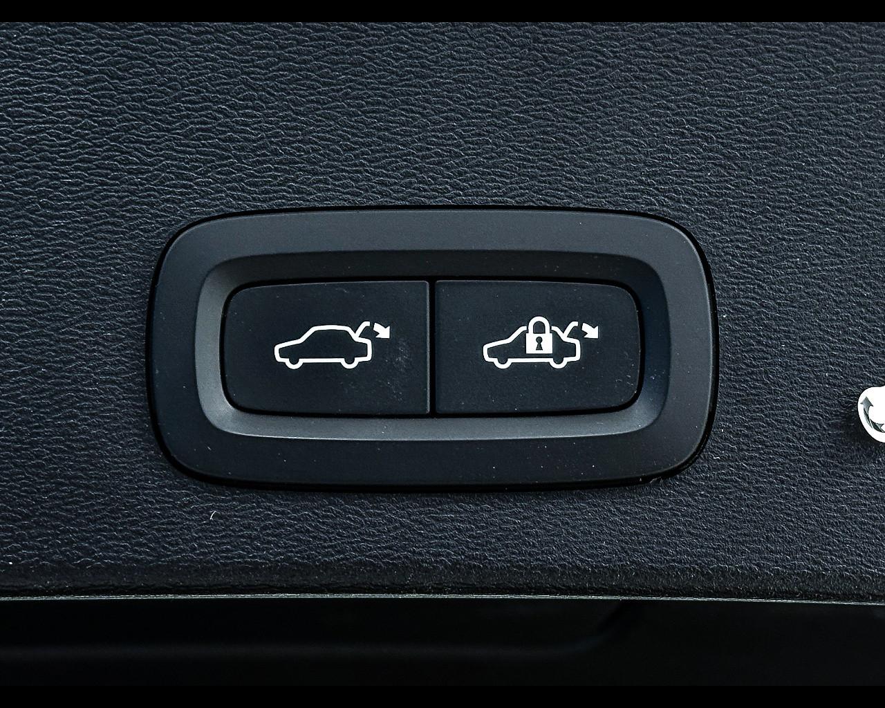 VOLVO XC40 T5 Recharge Plug-in Hybrid Inscription Expression