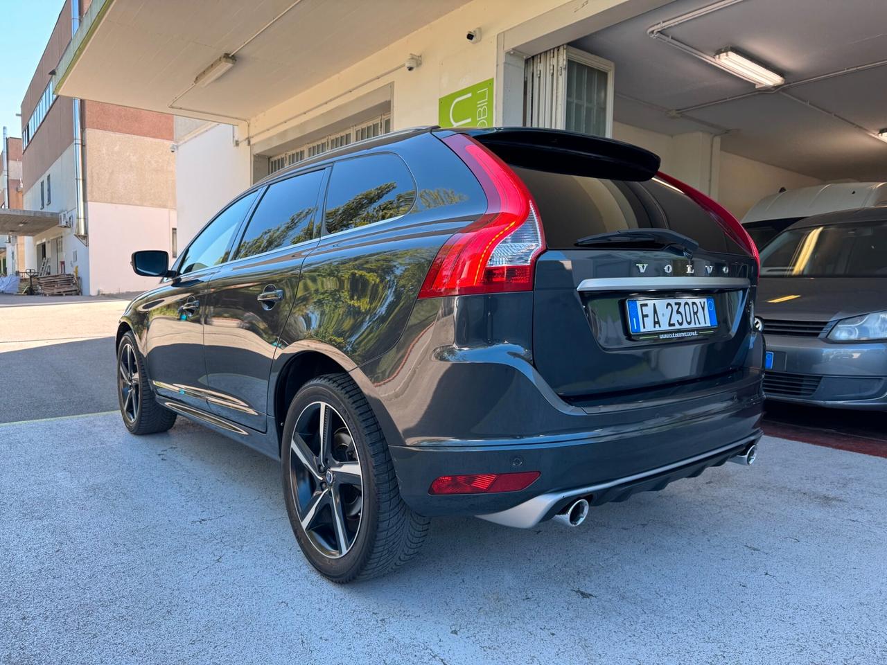 Volvo XC60 2.0 d4 R-design geartronic GARANZIA24ME