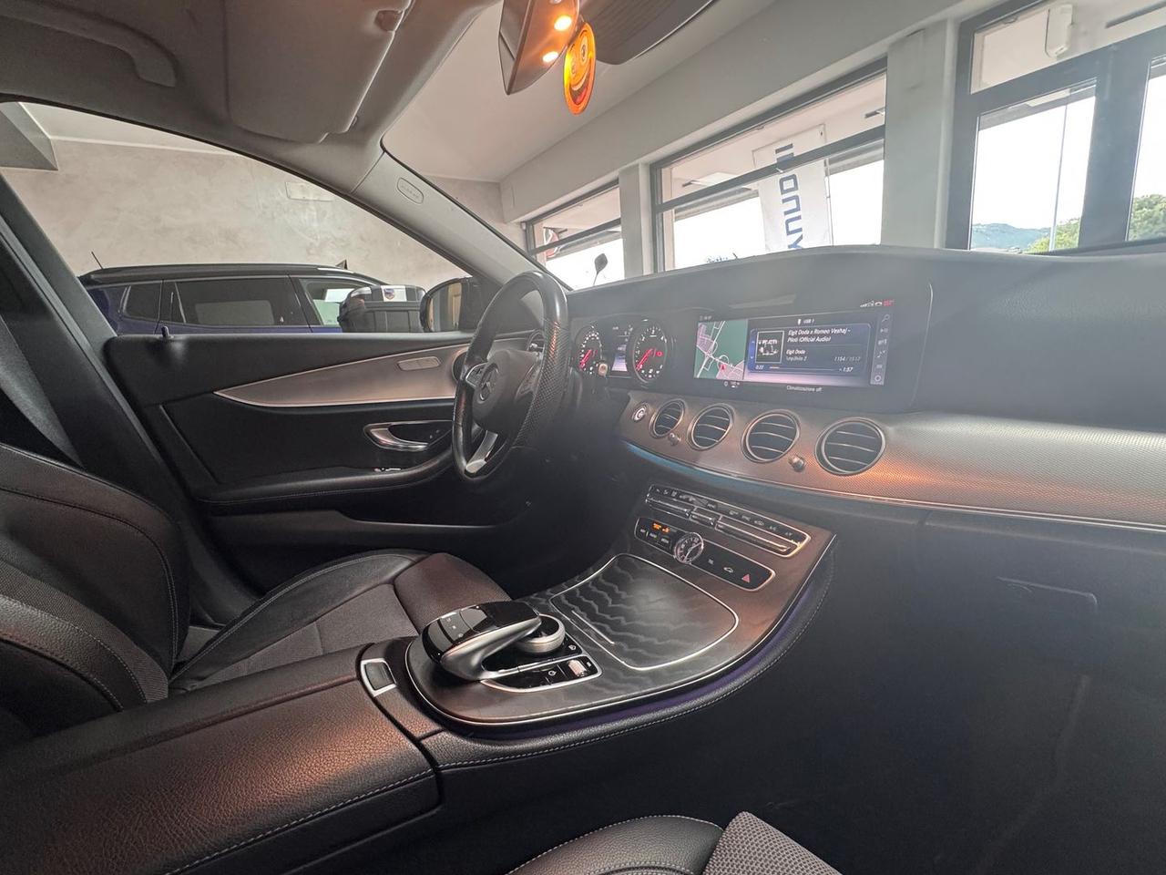 Mercedes-Benz E 220 E-Class E 220 D Business Sport