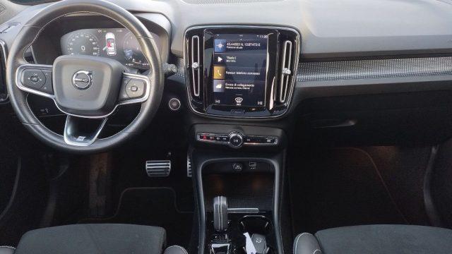 VOLVO XC40 T4 Geartronic Momentum Aut. + Tetto