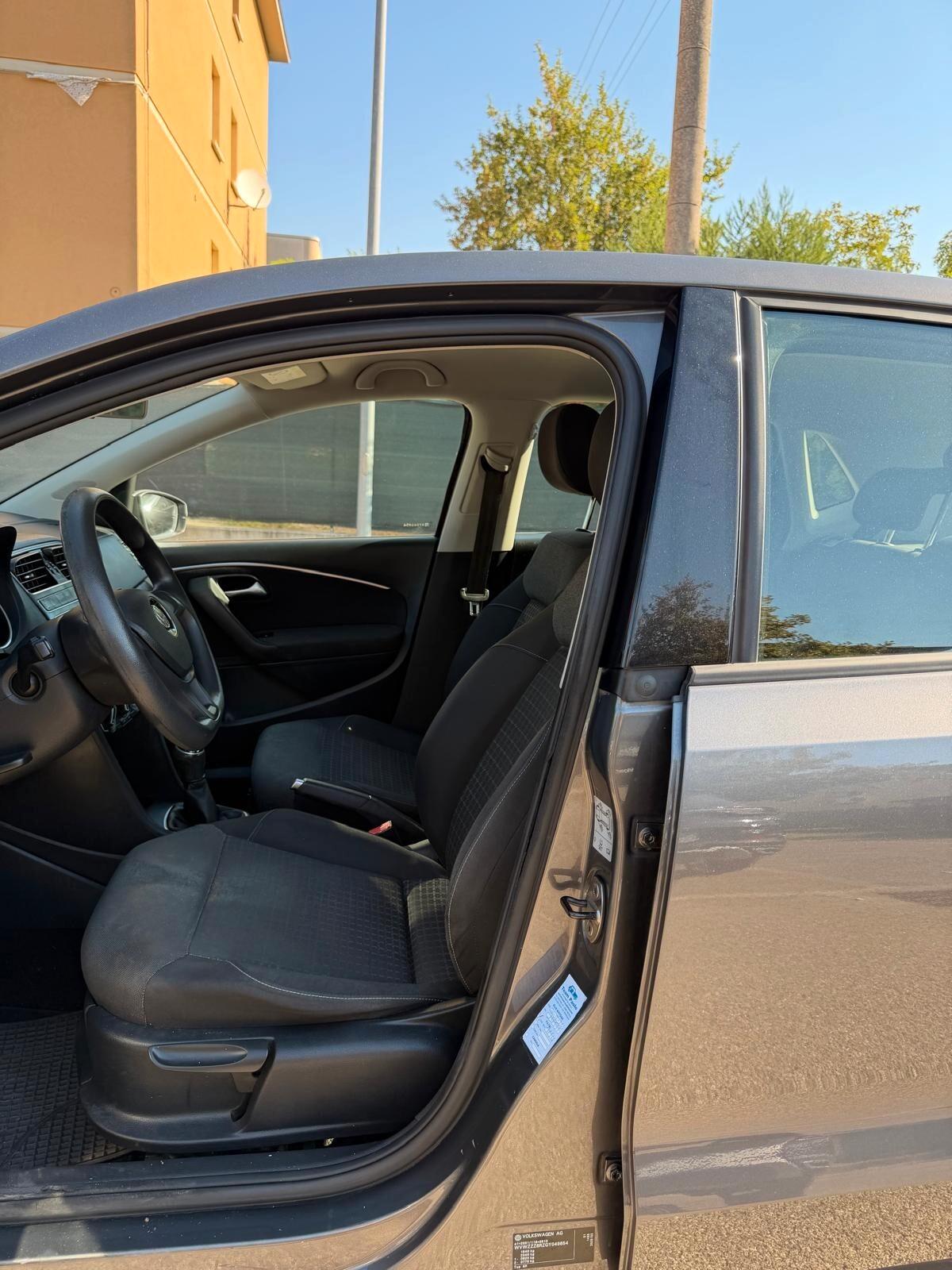 Volkswagen Polo 1.0 - NEOPATENTATI - 12 MESI DI GARANZIA -