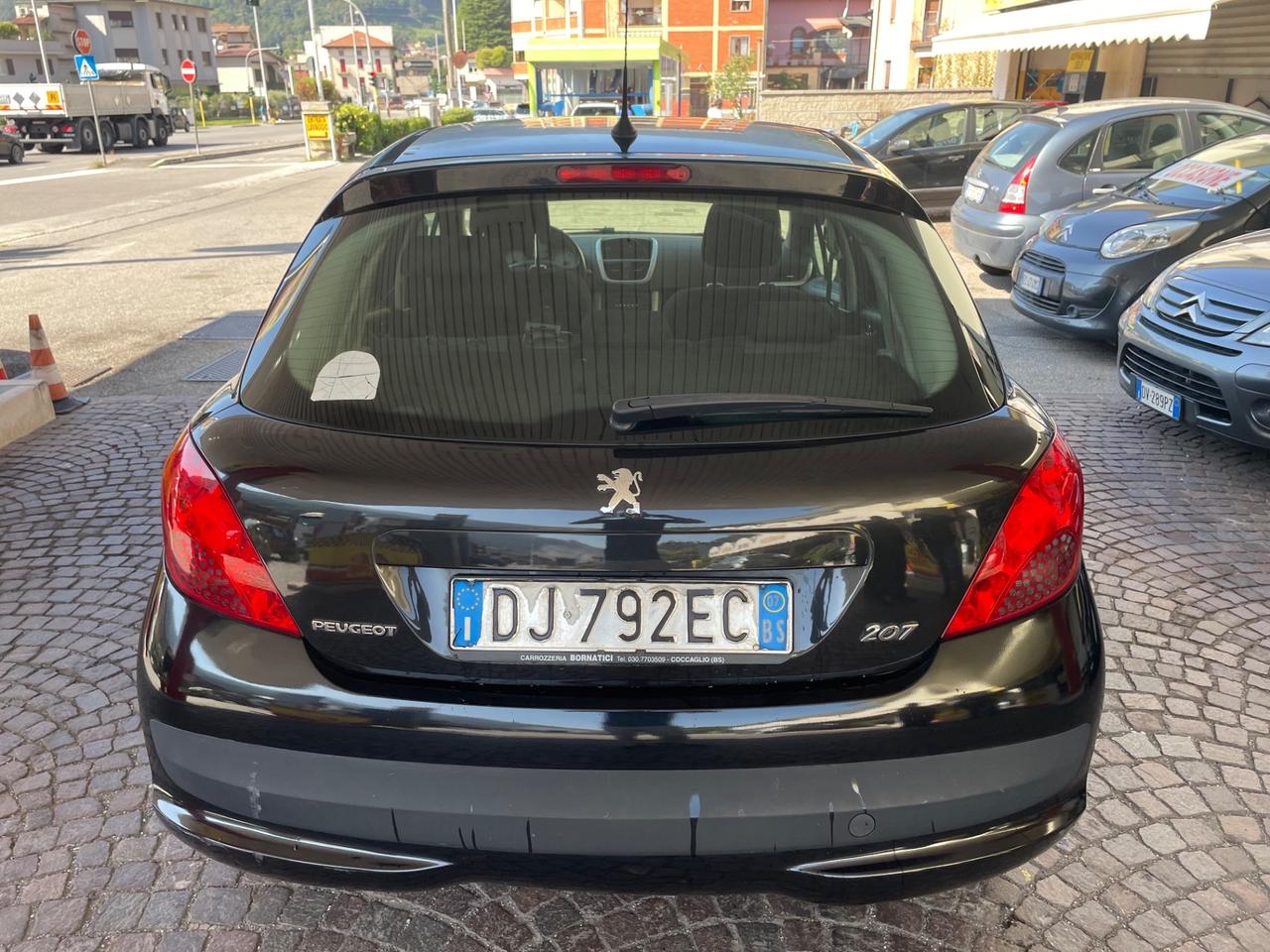 Peugeot 207 1.4 8V 75CV 5p. ONE Line