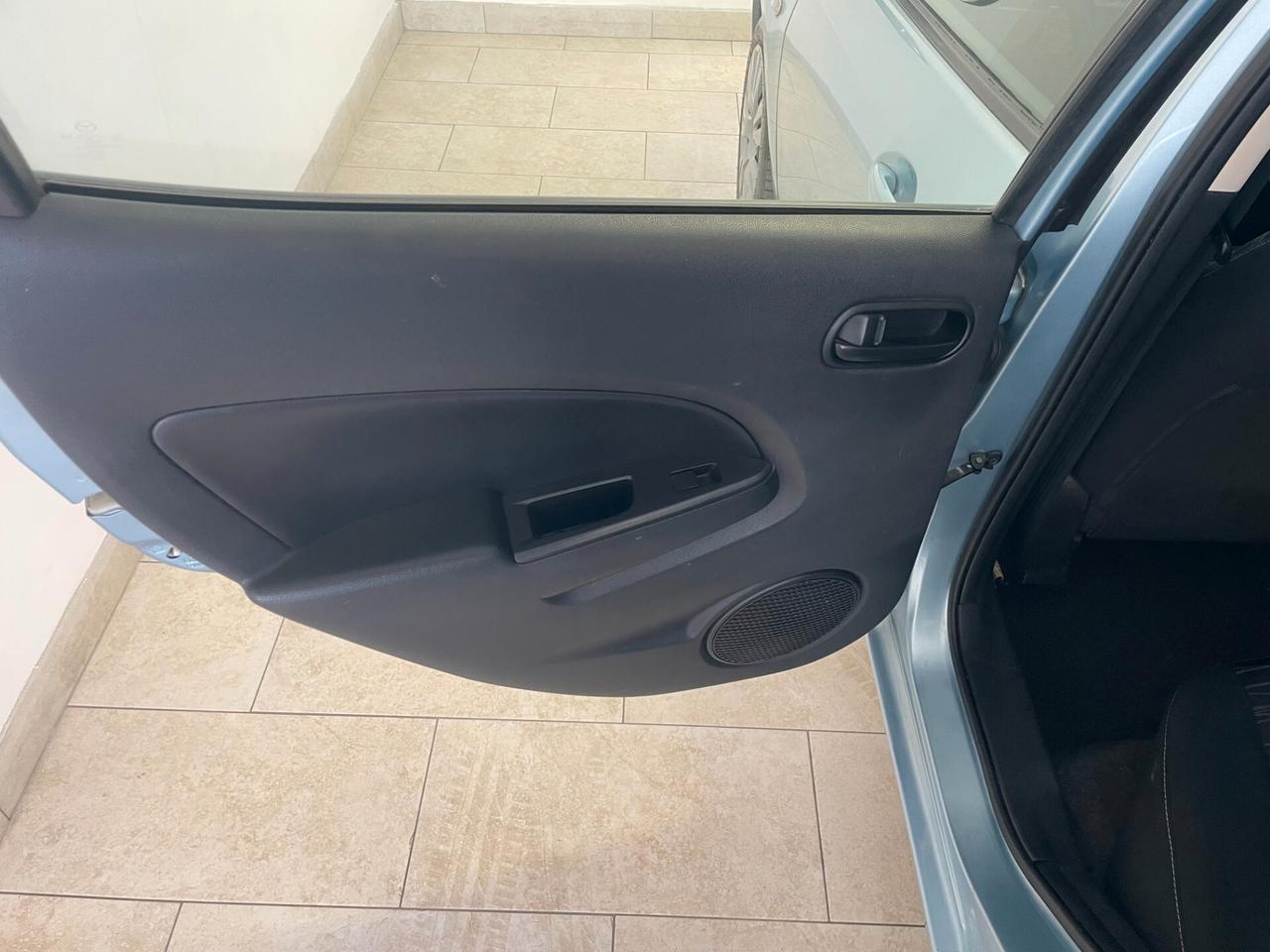 Mazda 2 1.3 5p. Fun FULL NEOPATENTATI TAGLIANDATA