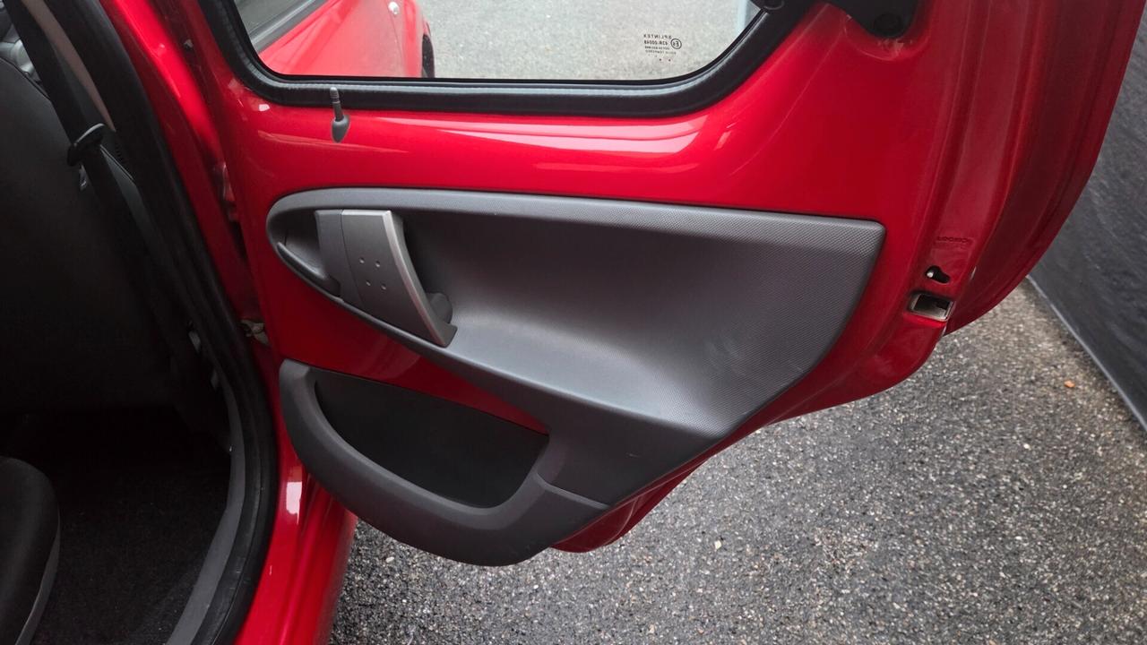 Toyota Aygo 1.0 12V VVT-i 5 porte Sol Connect