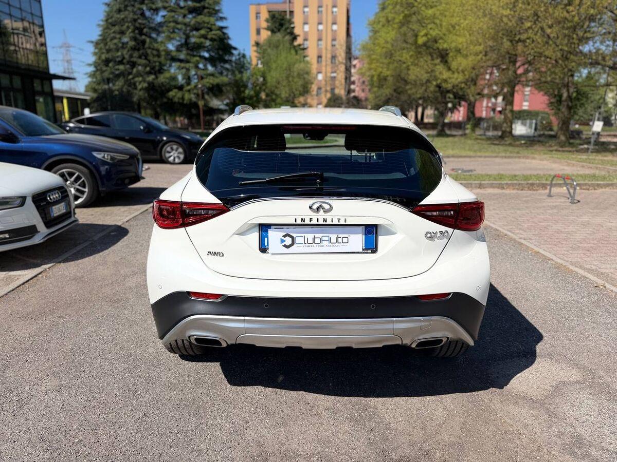 Infiniti QX30 2.2d Premium awd dct