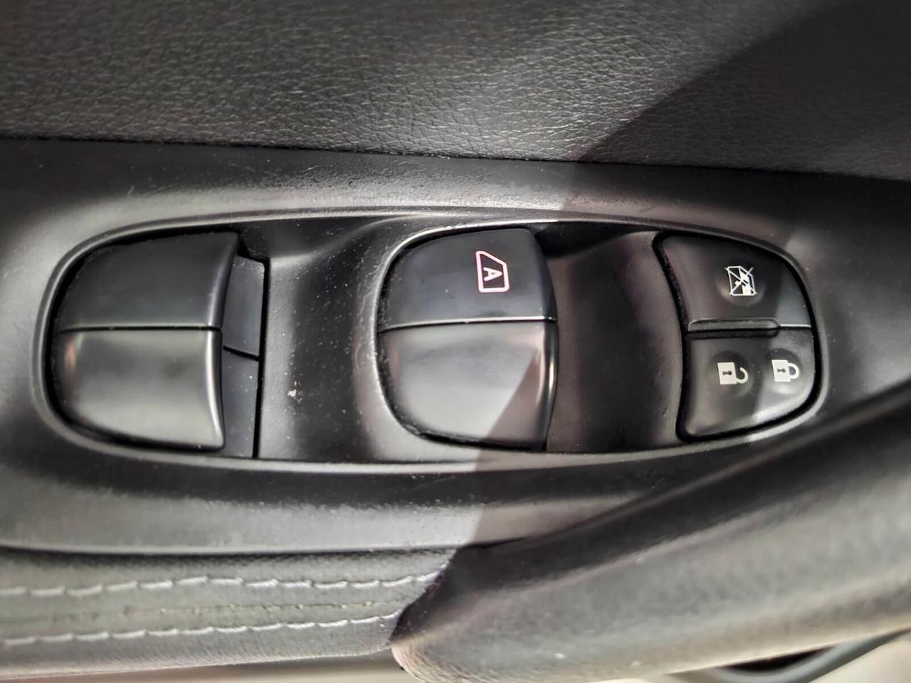 Nissan Qashqai 1.5 dCi 110cv Visia 2014