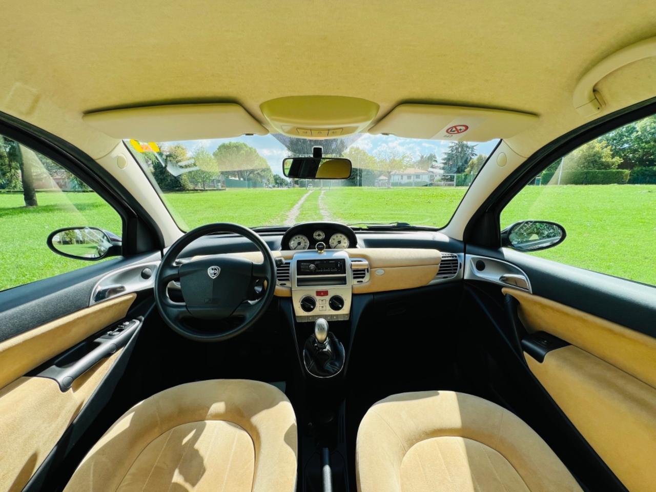 Lancia Ypsilon 1.2 Platino