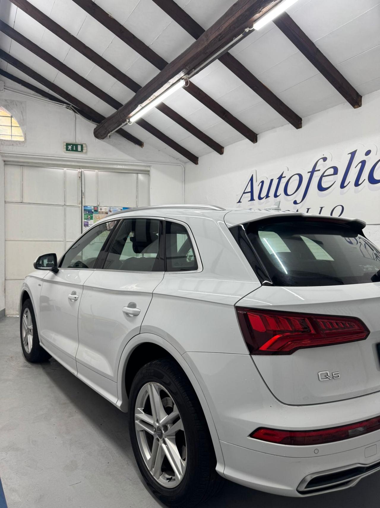 Audi Q5 40 TDI quattro S tronic line plus