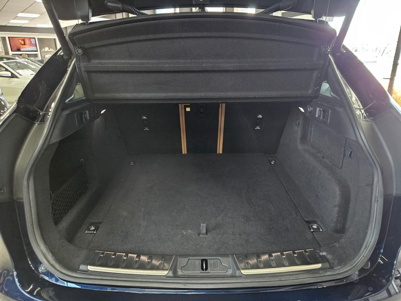 Jaguar F-Pace 2.0 D 204 CV AWD aut. SE