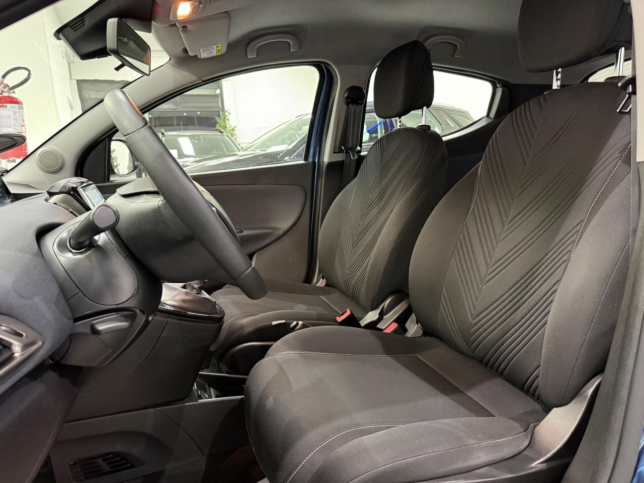 Lancia Ypsilon 1.0 FireFly S&S Hybrid Gold