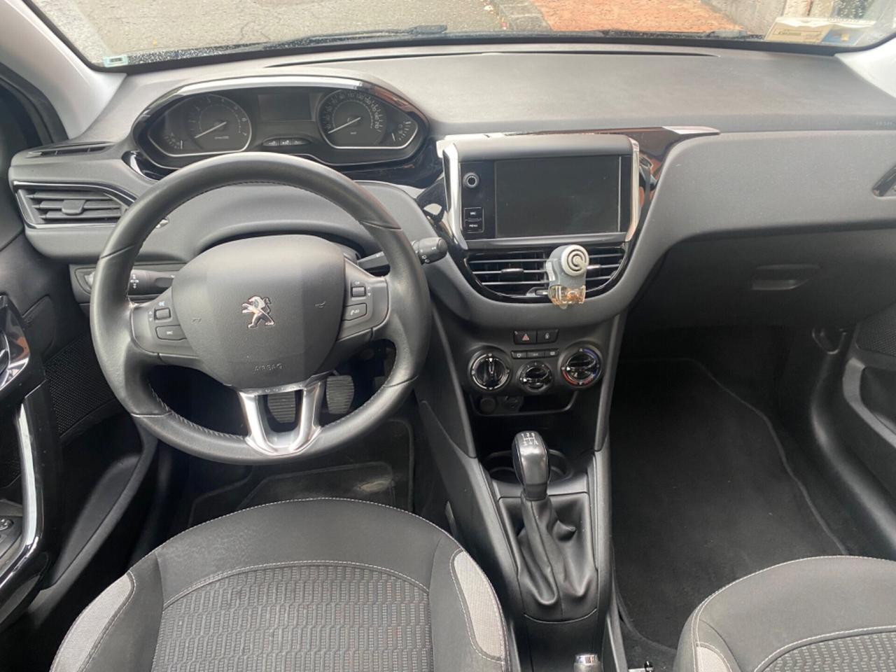 Peugeot 208 PureTech 82 5 porte Allure 2015