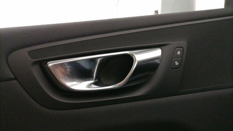 Volvo XC60 2.0 b4 Momentum Pro auto