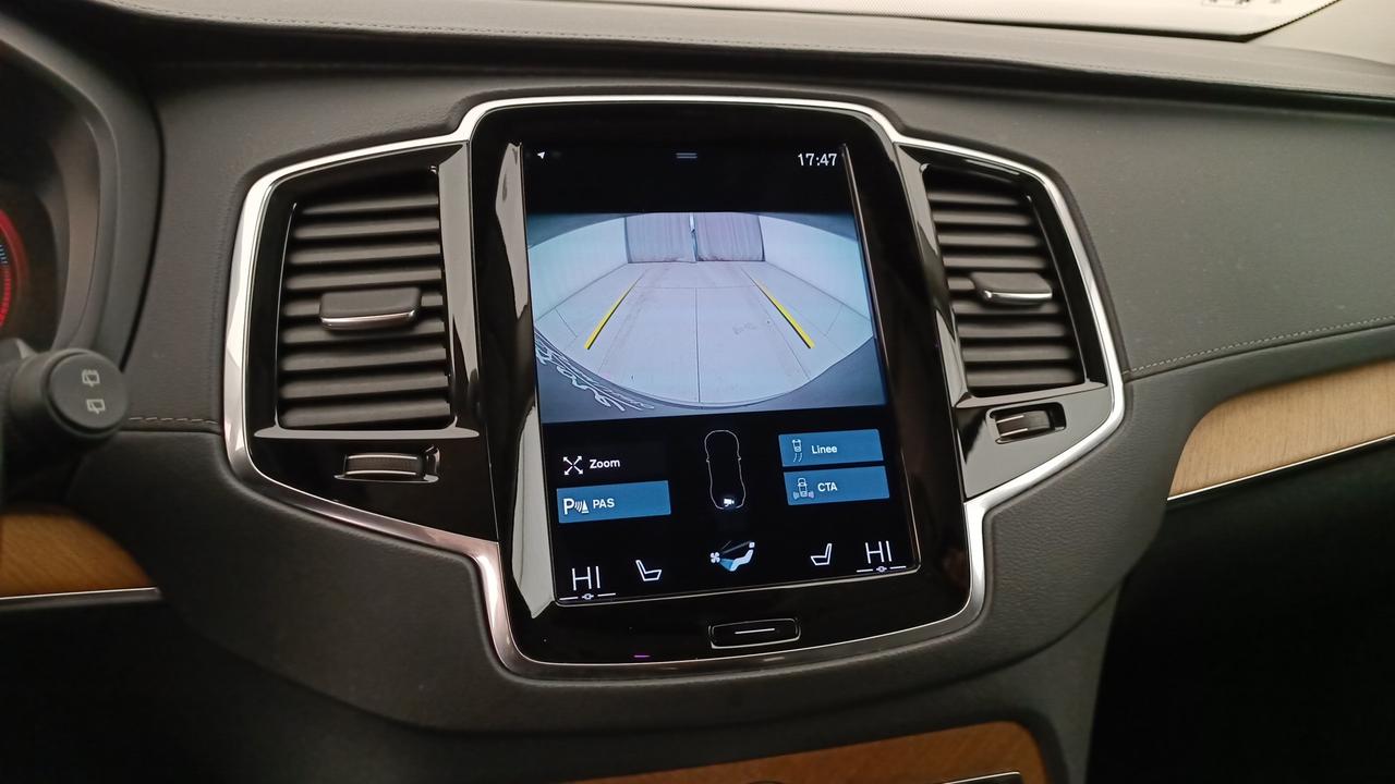 VOLVO XC90 2.0 b5 Momentum Pro awd 7p.ti geartronic