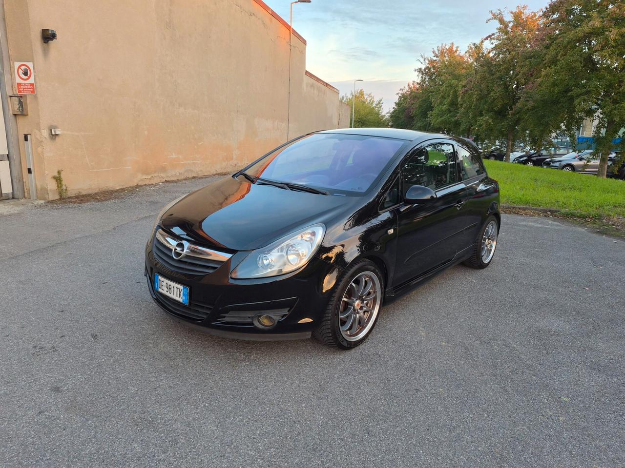Opel Corsa 1.4 16V 3 porte Sport