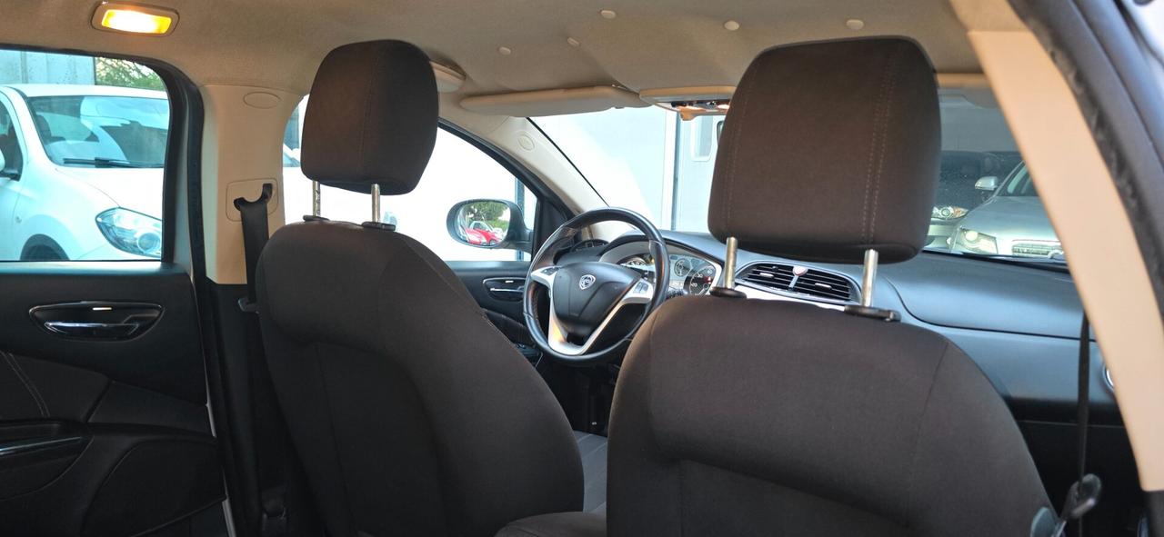 Lancia Delta 1.6 MJT DPF Silver