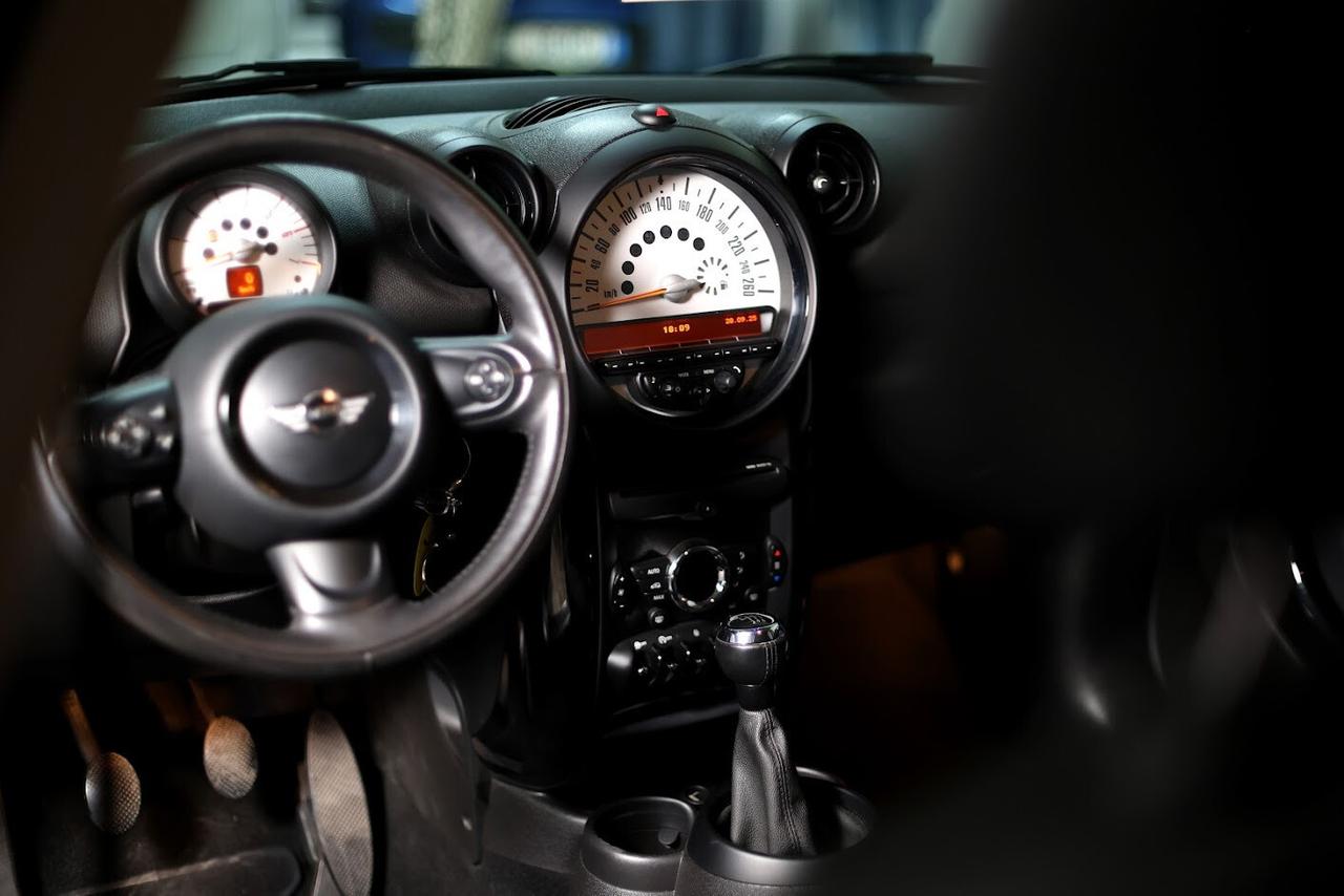 Mini Cooper D Countryman 1.6 Business auto pari al nuovo