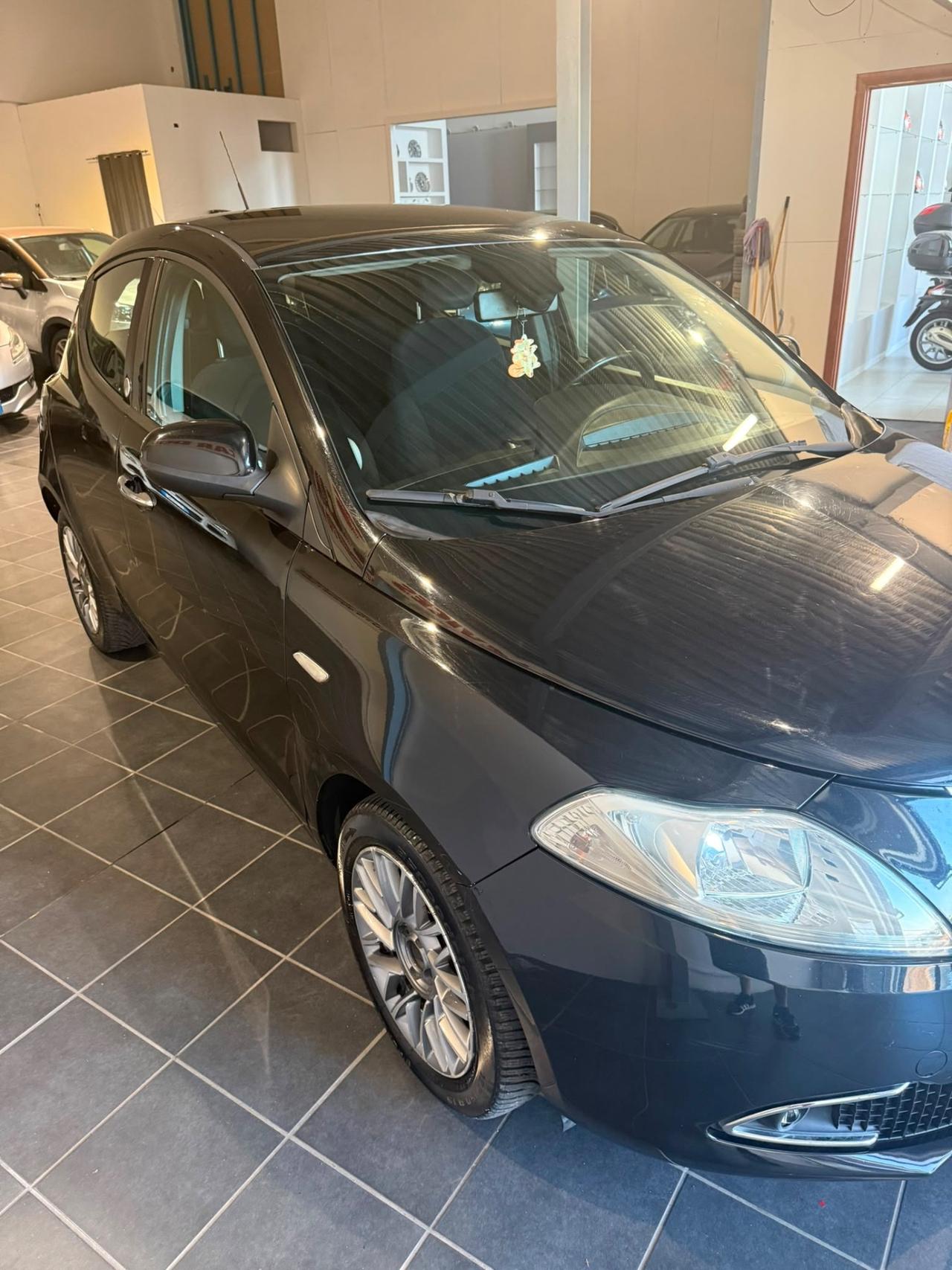 Lancia Ypsilon 1.2 -GPL -NEOPATENTATI -UNICO PROPRIETARIO