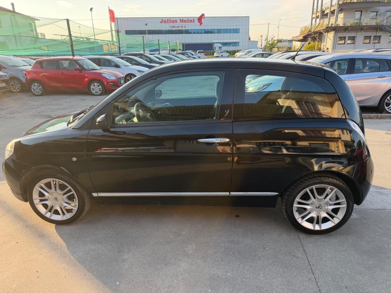 Lancia Ypsilon 1.2 Oro Giallo