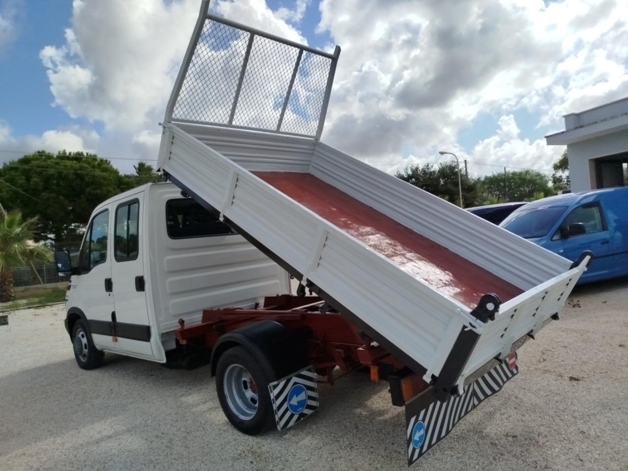 Iveco Daily 35C10 DOPPIA CABINA CON RIBALTABILE TRILATERALE