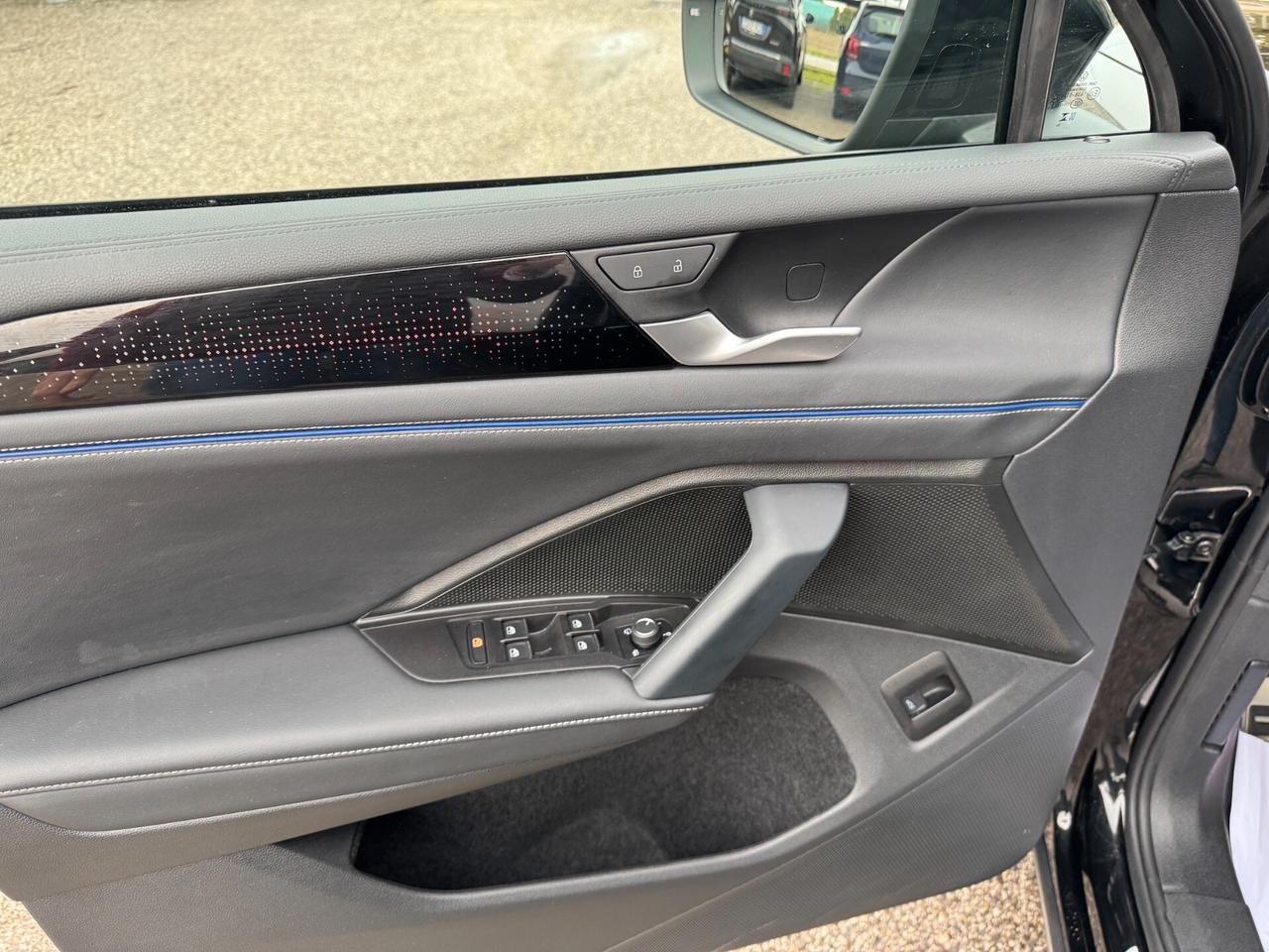 Volkswagen Tiguan 2.0 TDI 150 CV DSG R-Line plus GARANZIA VOLKSWAGEN