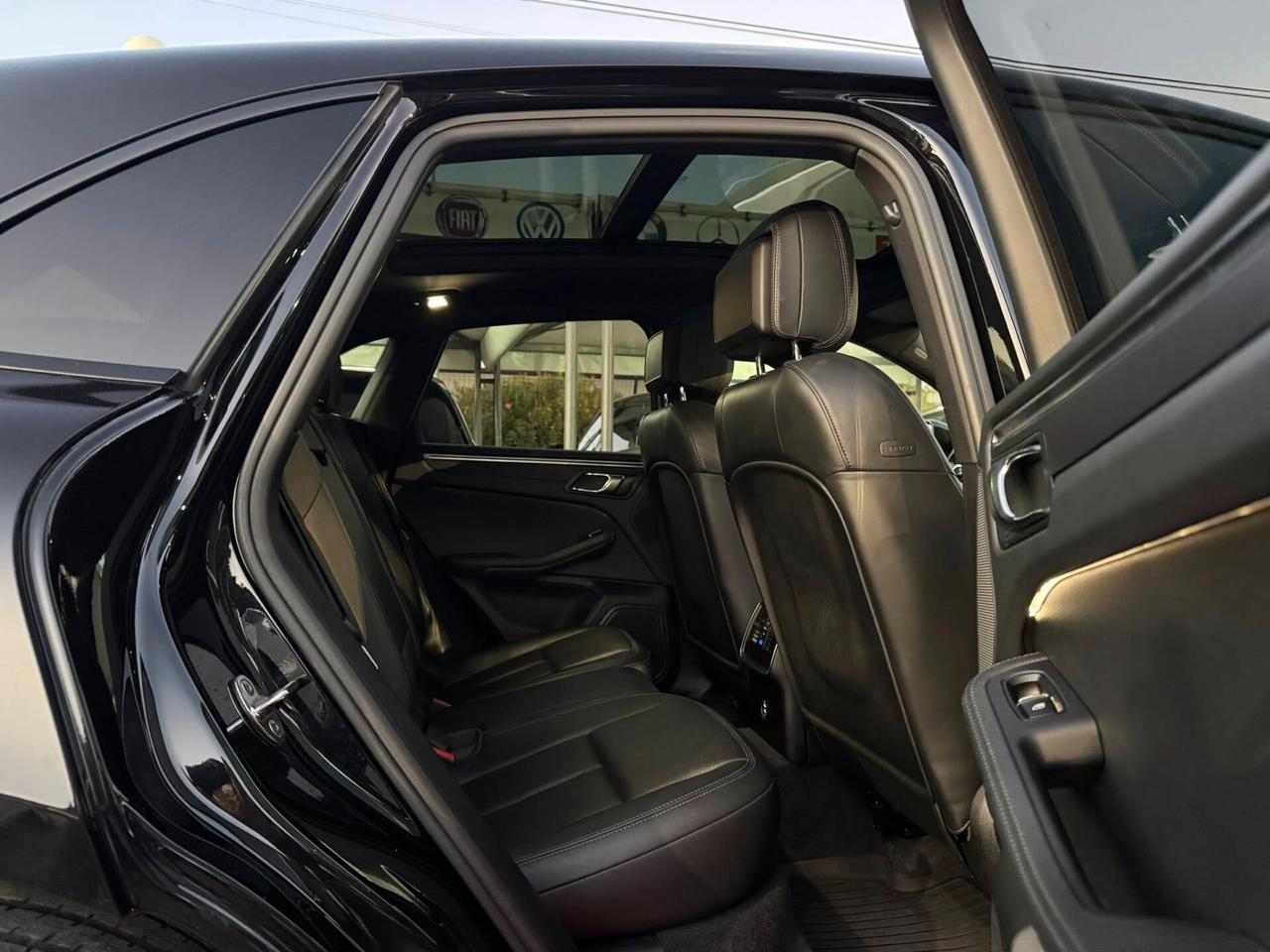 PORSCHE MACAN ( IVA ESPOSTA ) 60.000 KM