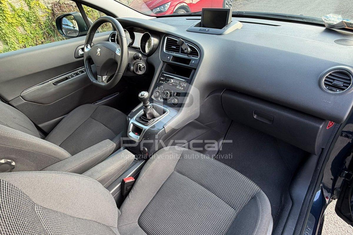 PEUGEOT 5008 1.6 HDi 115CV Allure