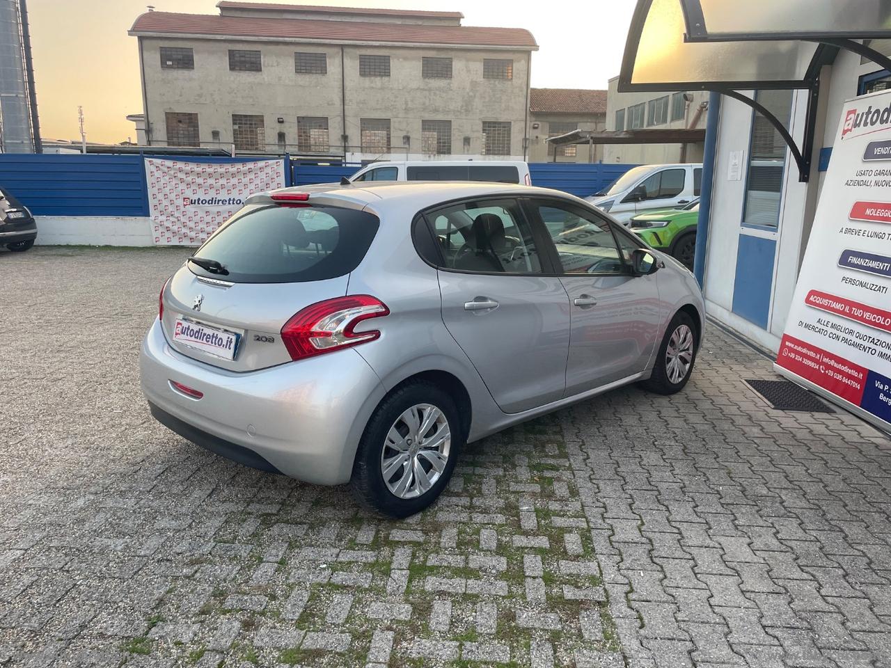 PEUGEOT 208 1.4 HDi 68 CV 5p. Allure