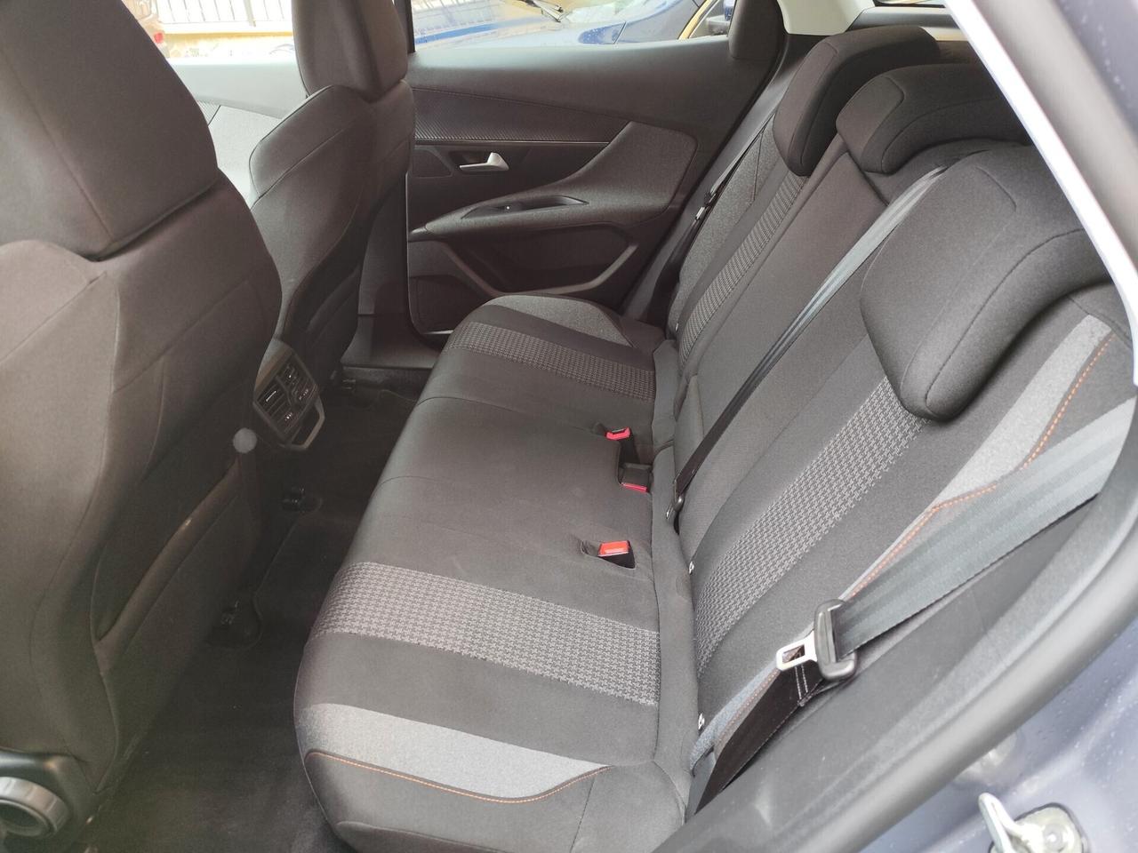 Peugeot 3008 1.5 EAT8 Business 130cv -2021