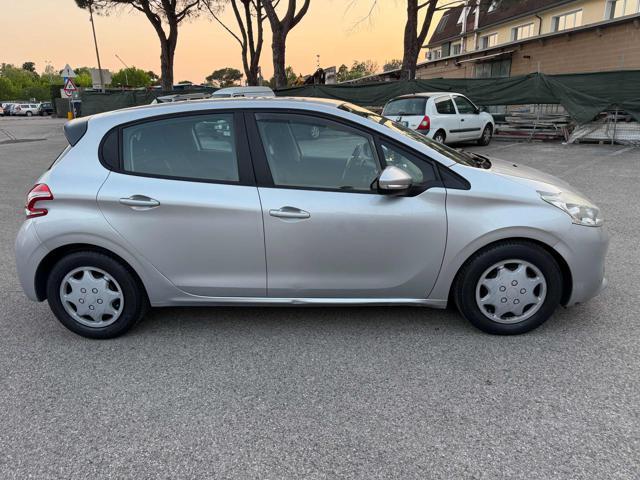 PEUGEOT 208 129,277km 1.4 8V e-HDi 68CV S&S robot. 5p. Active