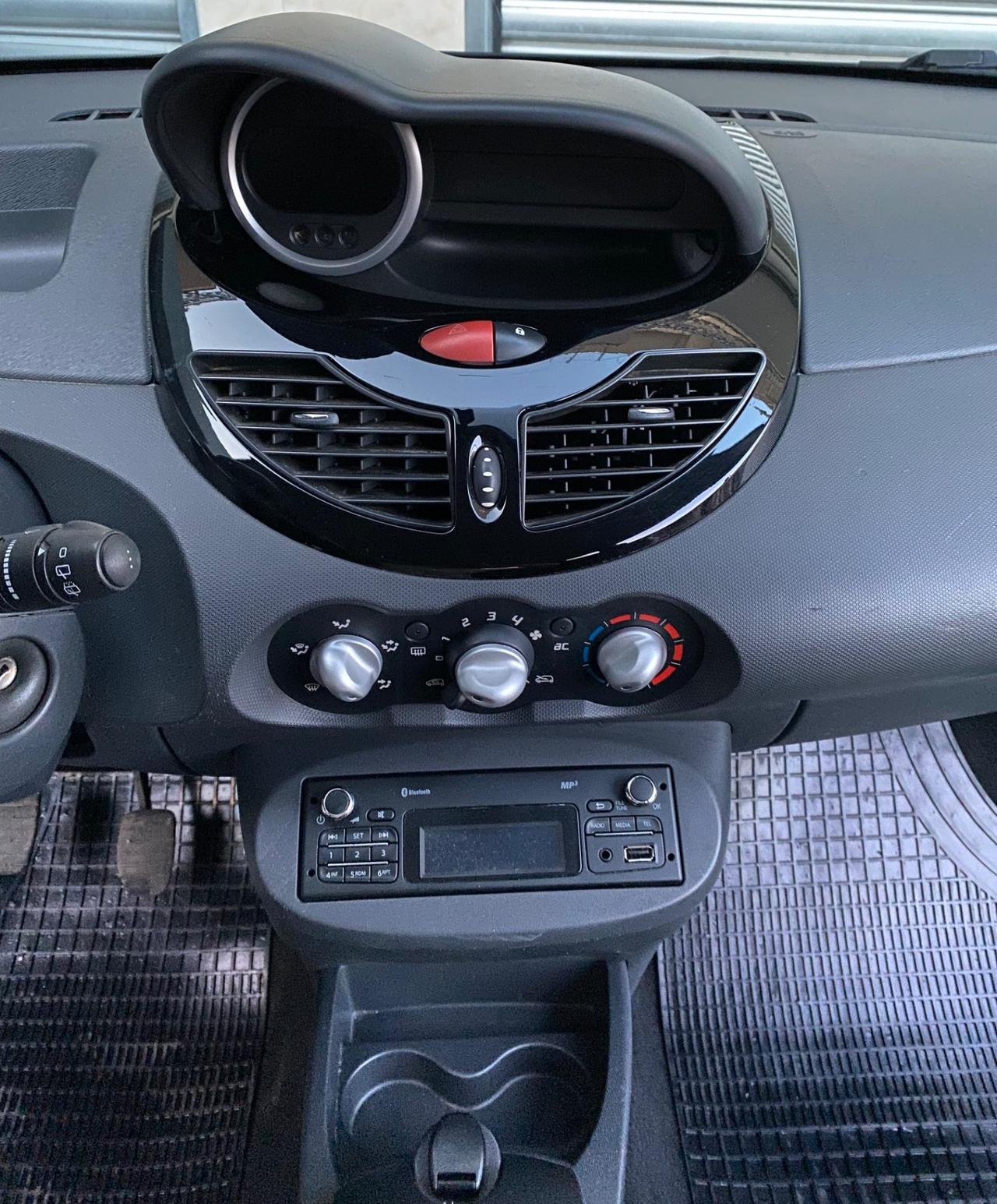 Renault Twingo 1.2 16V 75cv Night&Day - 63 MILA KM