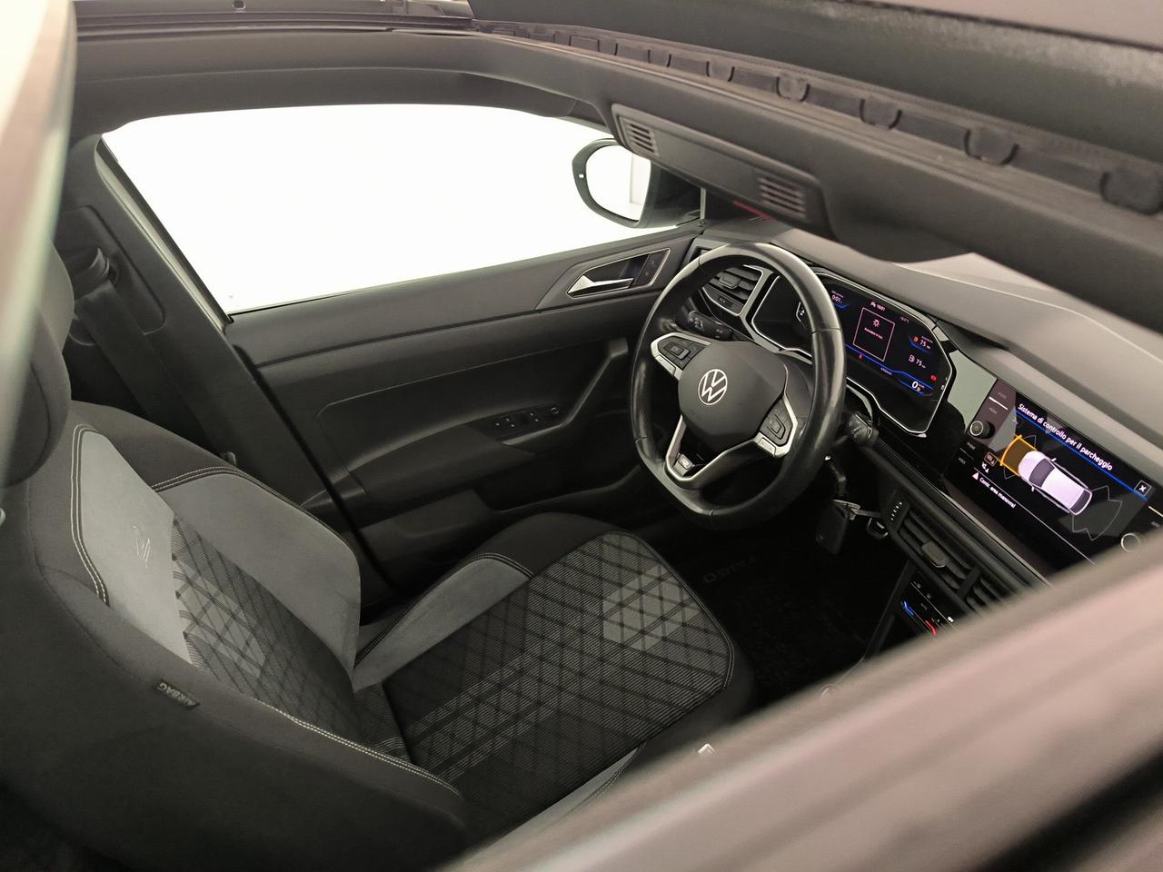 Volkswagen Taigo 1.0 tsi r-line 110cv