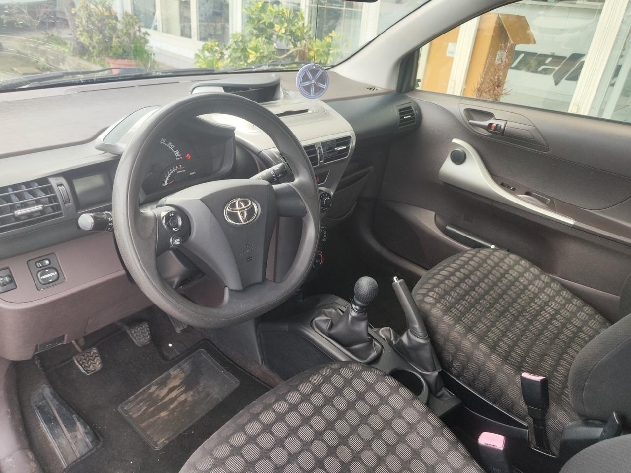 Toyota iQ 1.0 km originali