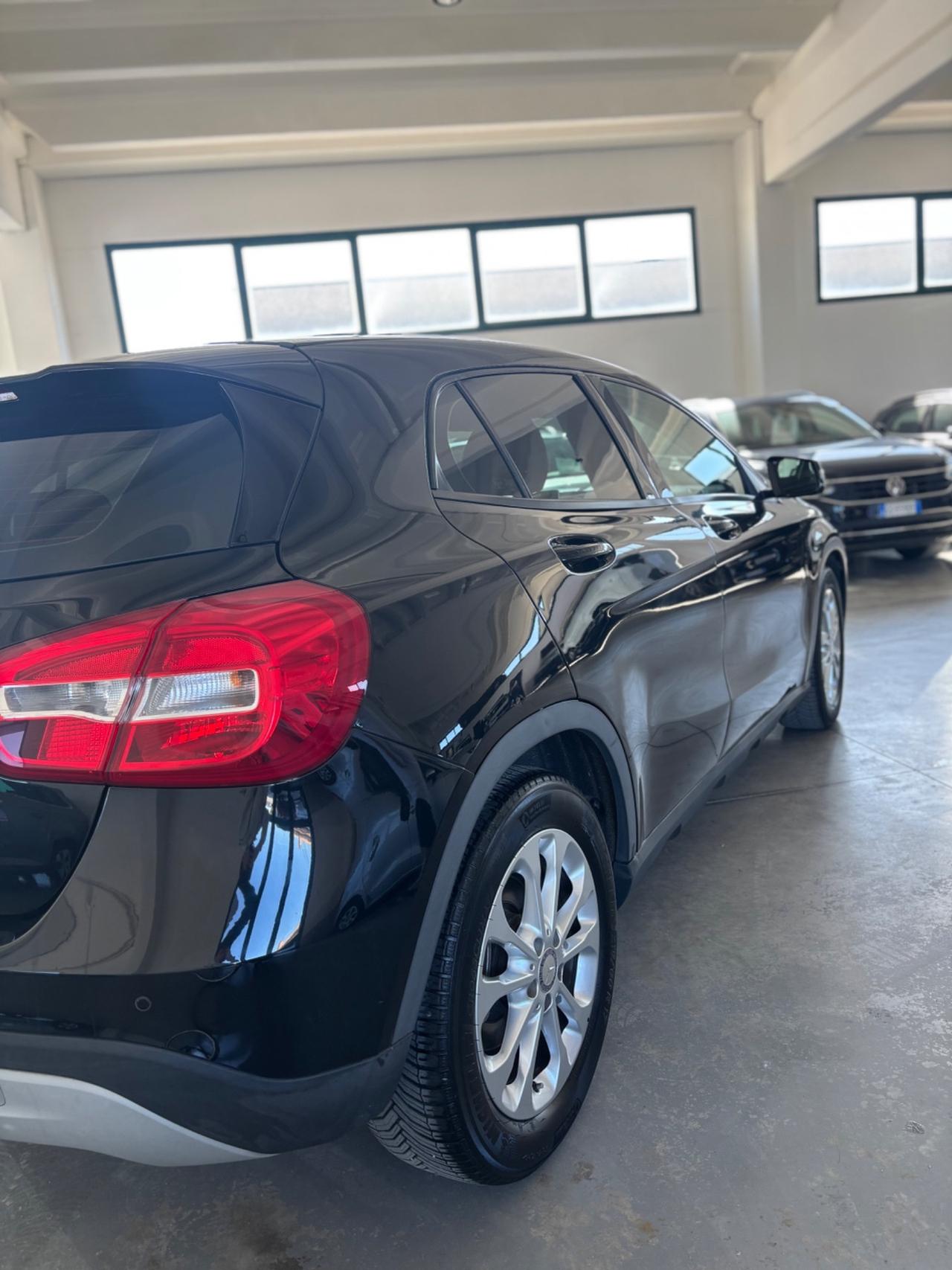 Mercedes-benz GLA 180 CDI Premium