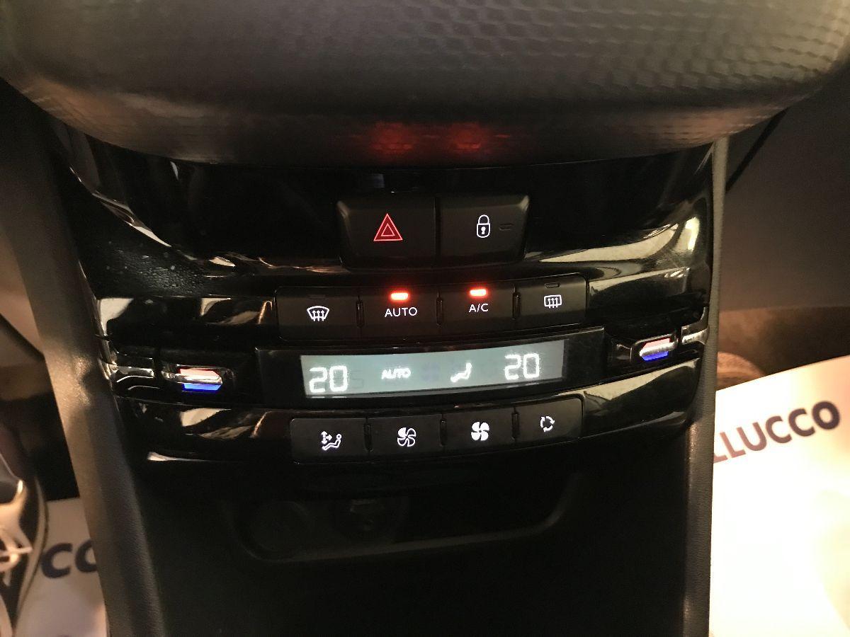 PEUGEOT 2008 1.6 BlueHDi 100 CV Allure