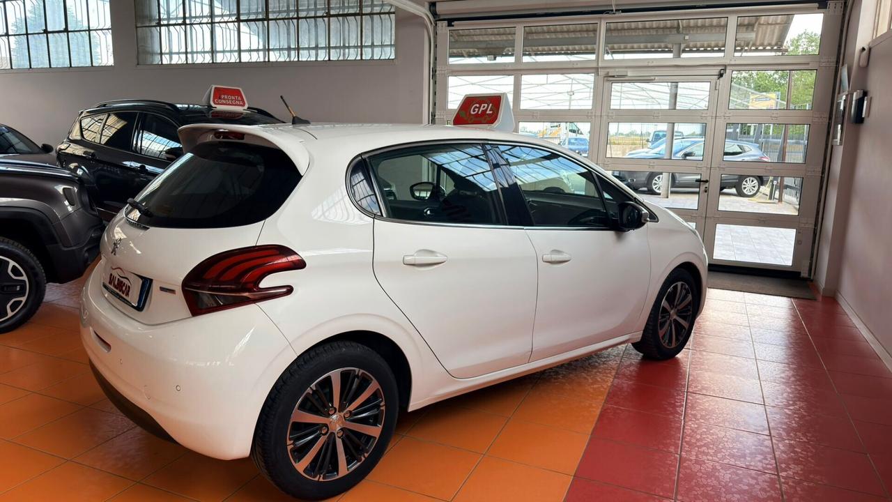 Peugeot 208 PureTech 82 3p. GPL Allure