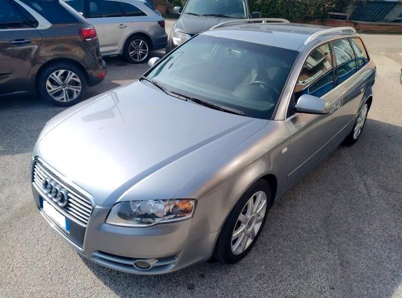 Audi A4 2.0 16V TDI Avant S-LINE