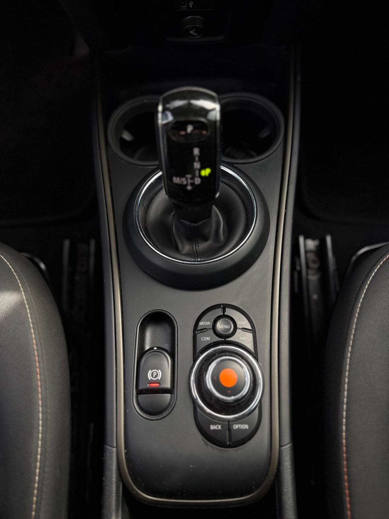 Mini Cooper Countryman 1.5 Benz