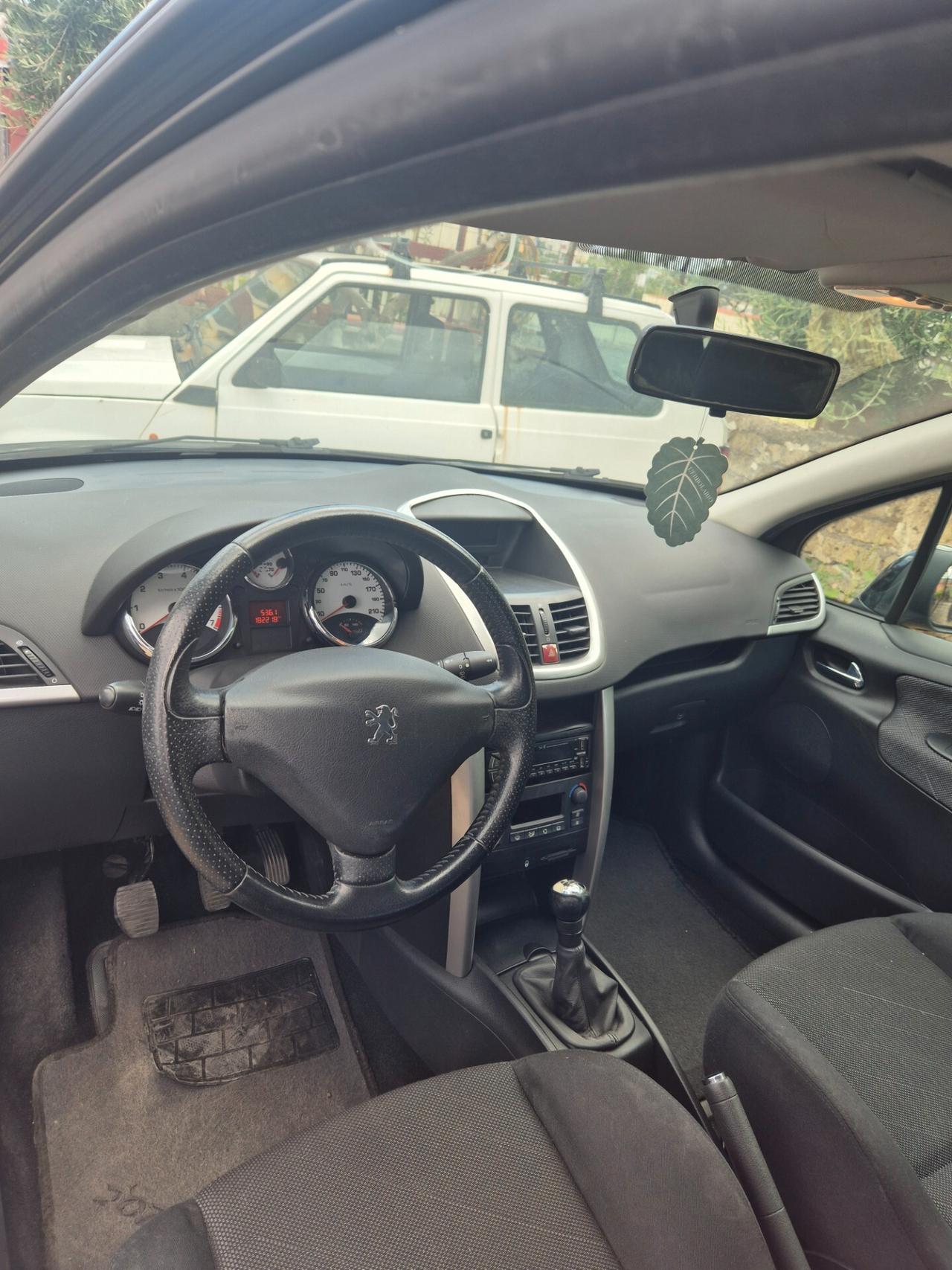 Peugeot 207 1.4 88CV 3p. ONE Line