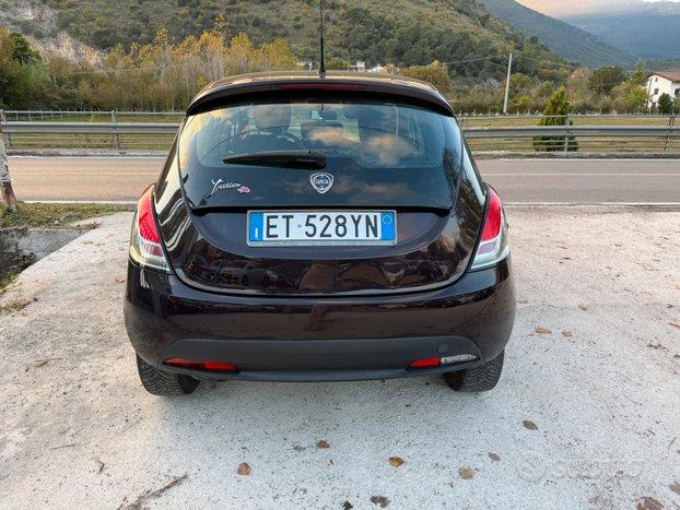 Lancia ypsilon