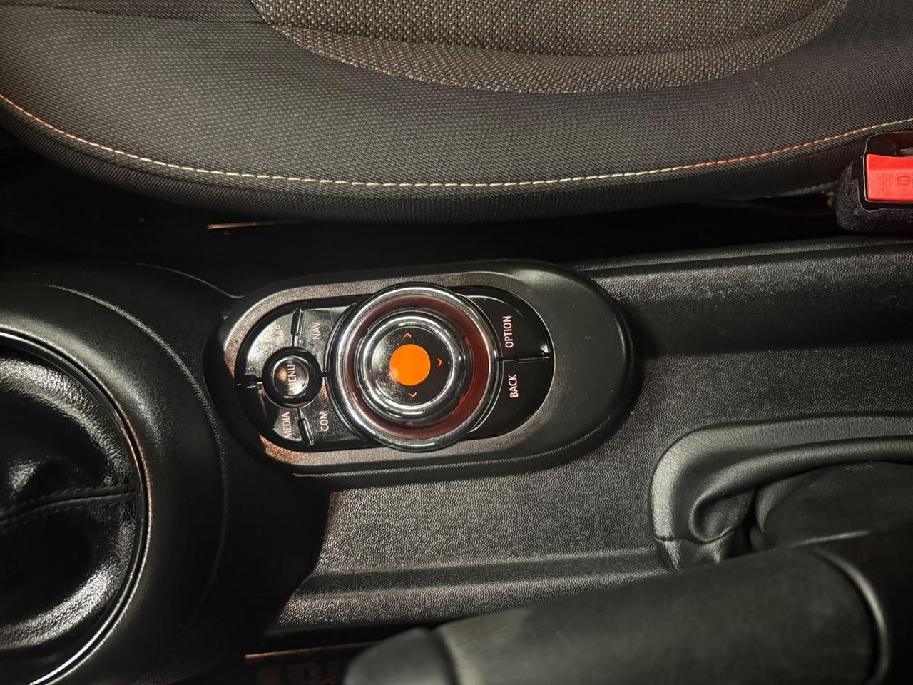 Mini Cooper 1500 D Baker Street Unipro 2019