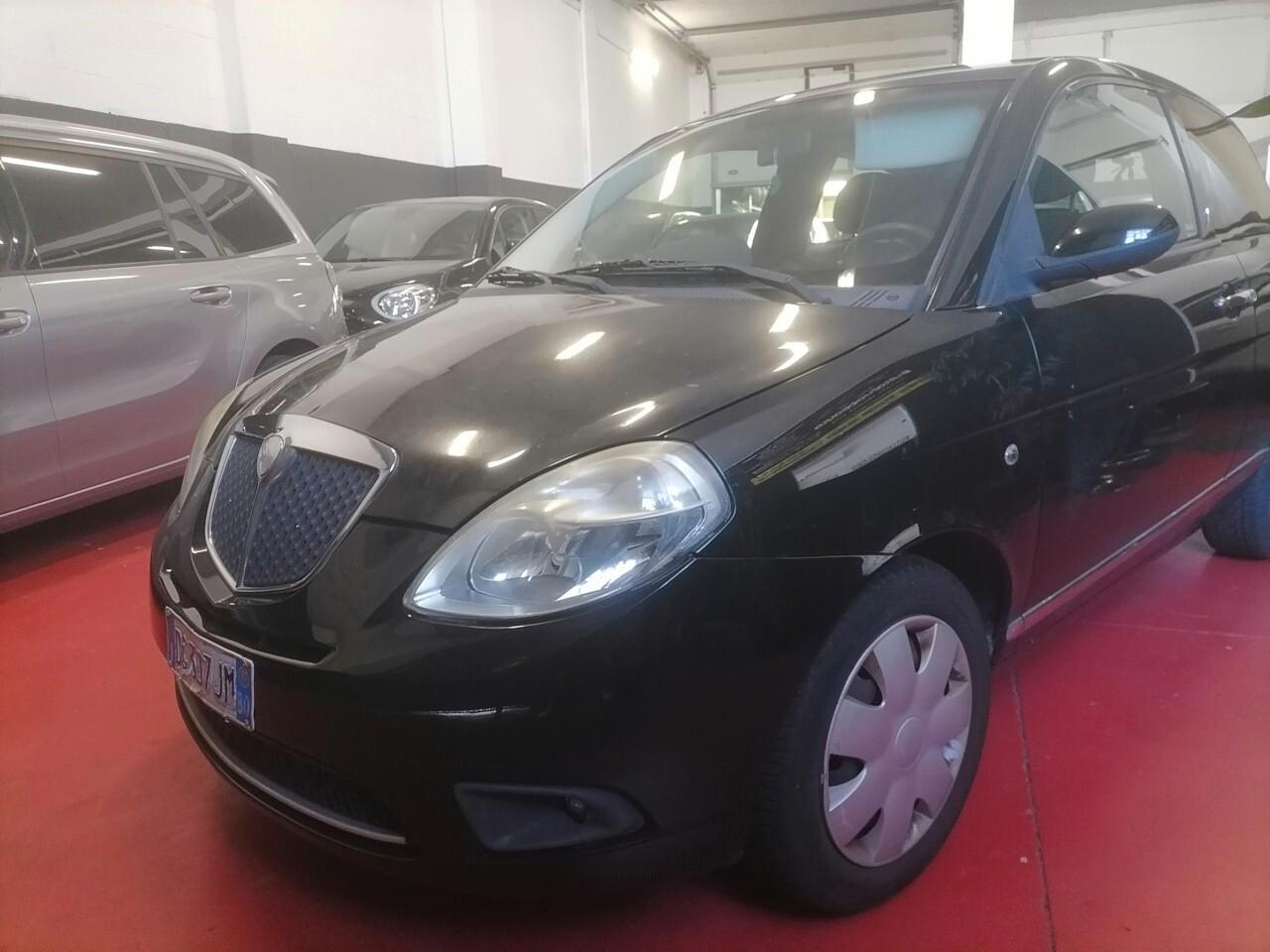 Lancia Ypsilon 1.2 Oro Bianco