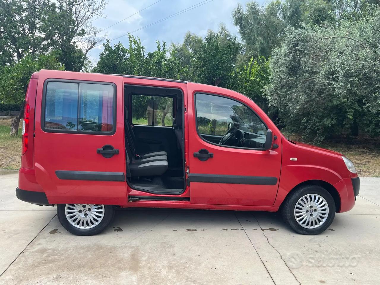 Fiat Doblo 1.3 MTJ 85CV EURO4 POCHI KM 1PROPR NUOV