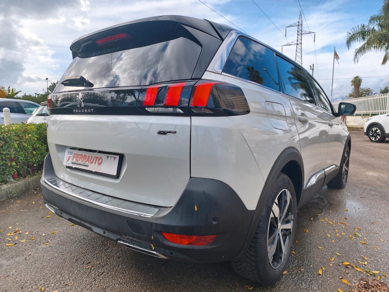 PEUGEOT 5008GTLINE 1.5HDi 130cv