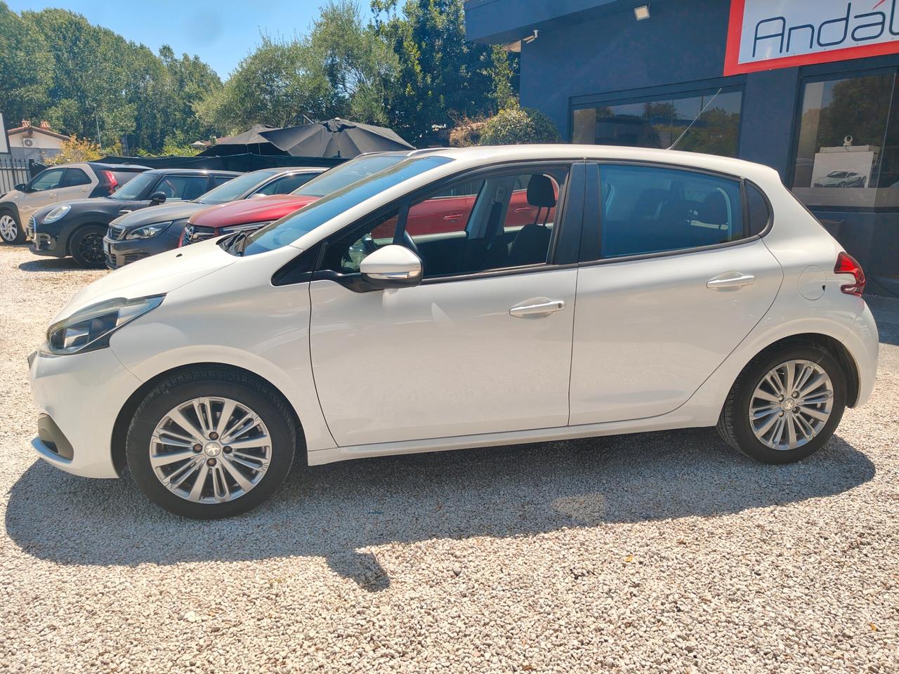 Peugeot 208 1200 5 porte Allure solo 85000km 24