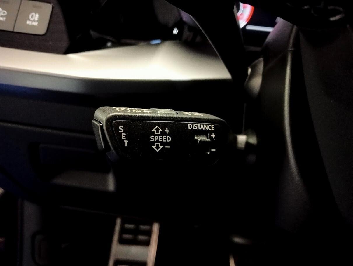 Audi A3 SPORTBACK 2.0 TDI SLINE EXCLUSIVE IDENTITY BLACK 19" MATRIX
