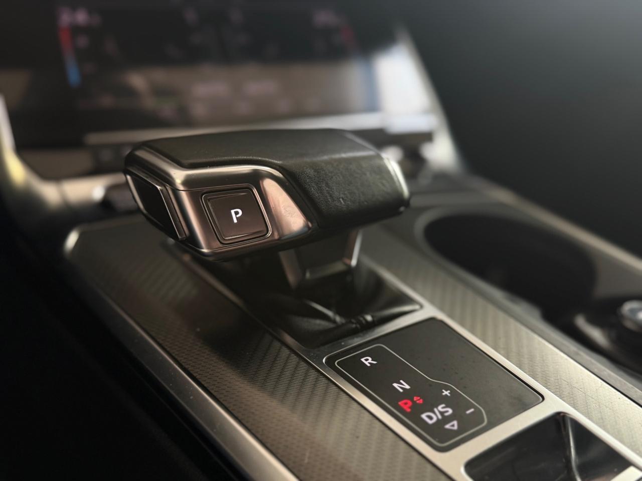 Audi A6 Avant 40 2.0 TDI S tronic Business Sport