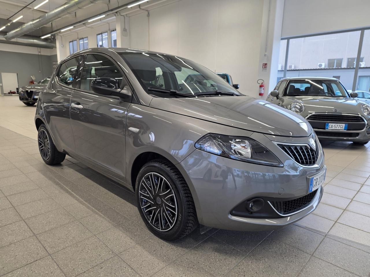 Lancia Ypsilon 1.0 FireFly 5 porte S&S Hybrid Gold