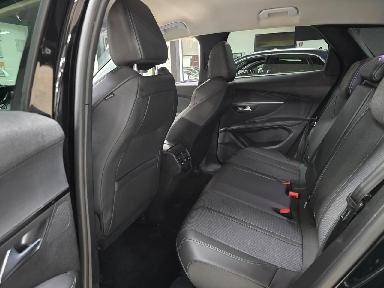 Peugeot 3008 BlueHDi 130 S&S EAT8 Allure